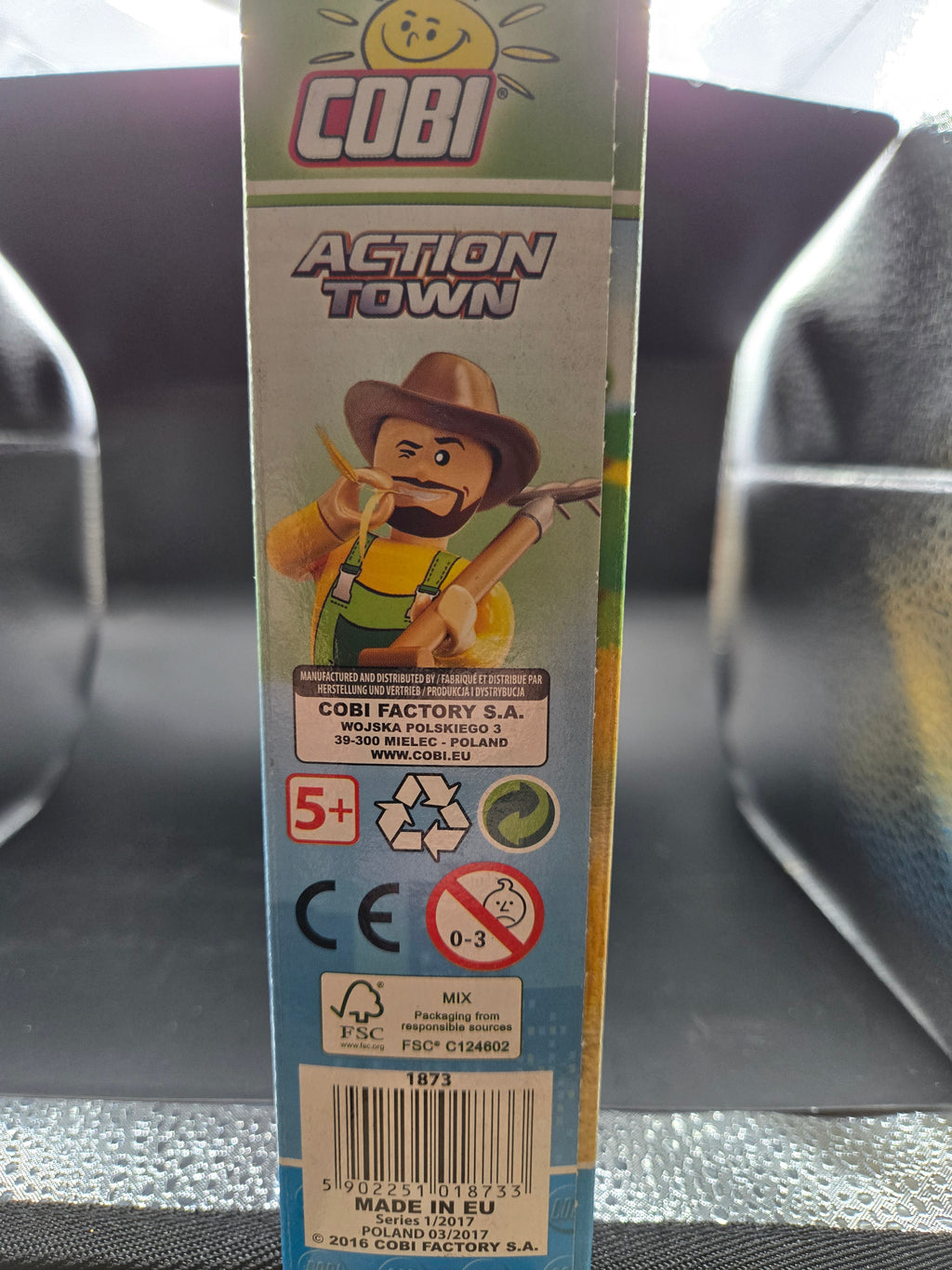 Action Town Dairy Farm by Cobi