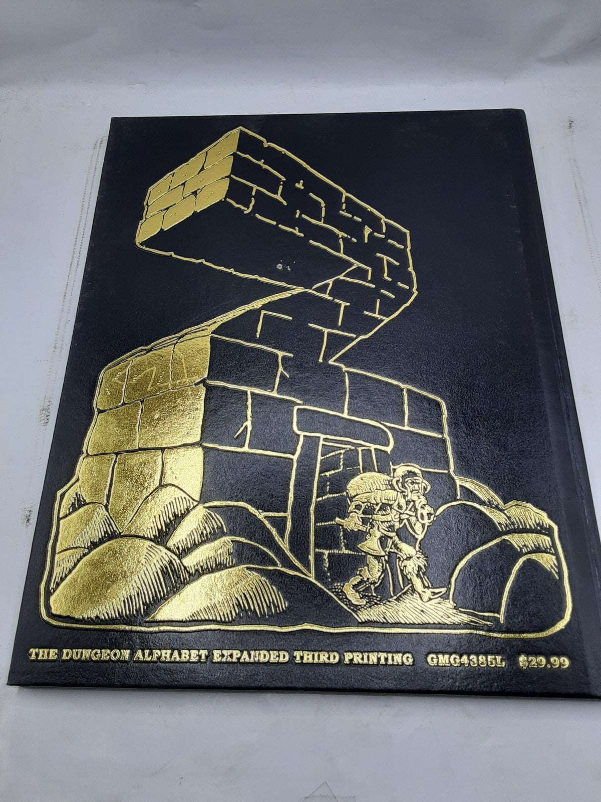 Goodman Games Dungeons & Dragons Gold Foil A - Z The Dungeon Alphabet Expanded