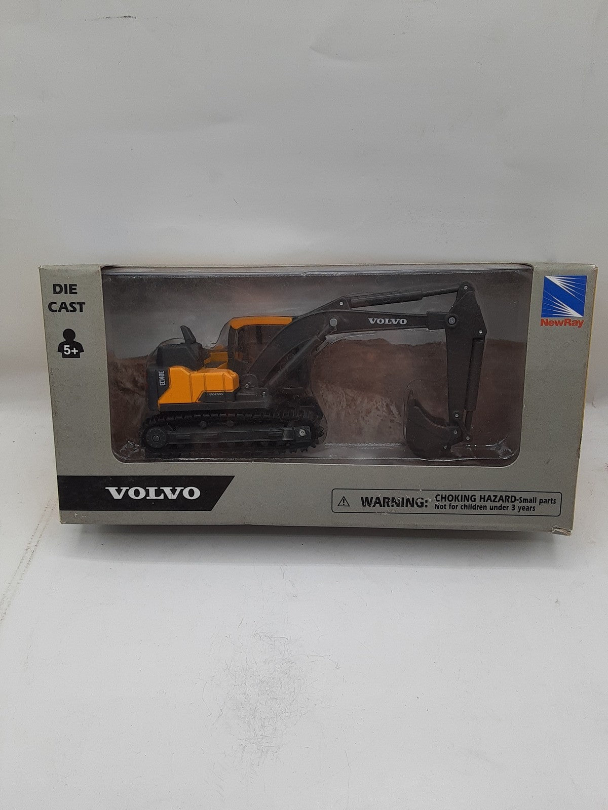 NewRay Die Cast Volvo EC140E A25G
